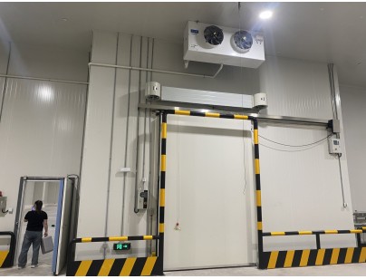 江蘇太倉遠(yuǎn)洋物流二氧化碳復(fù)疊系統(tǒng)冷庫建造工程案例